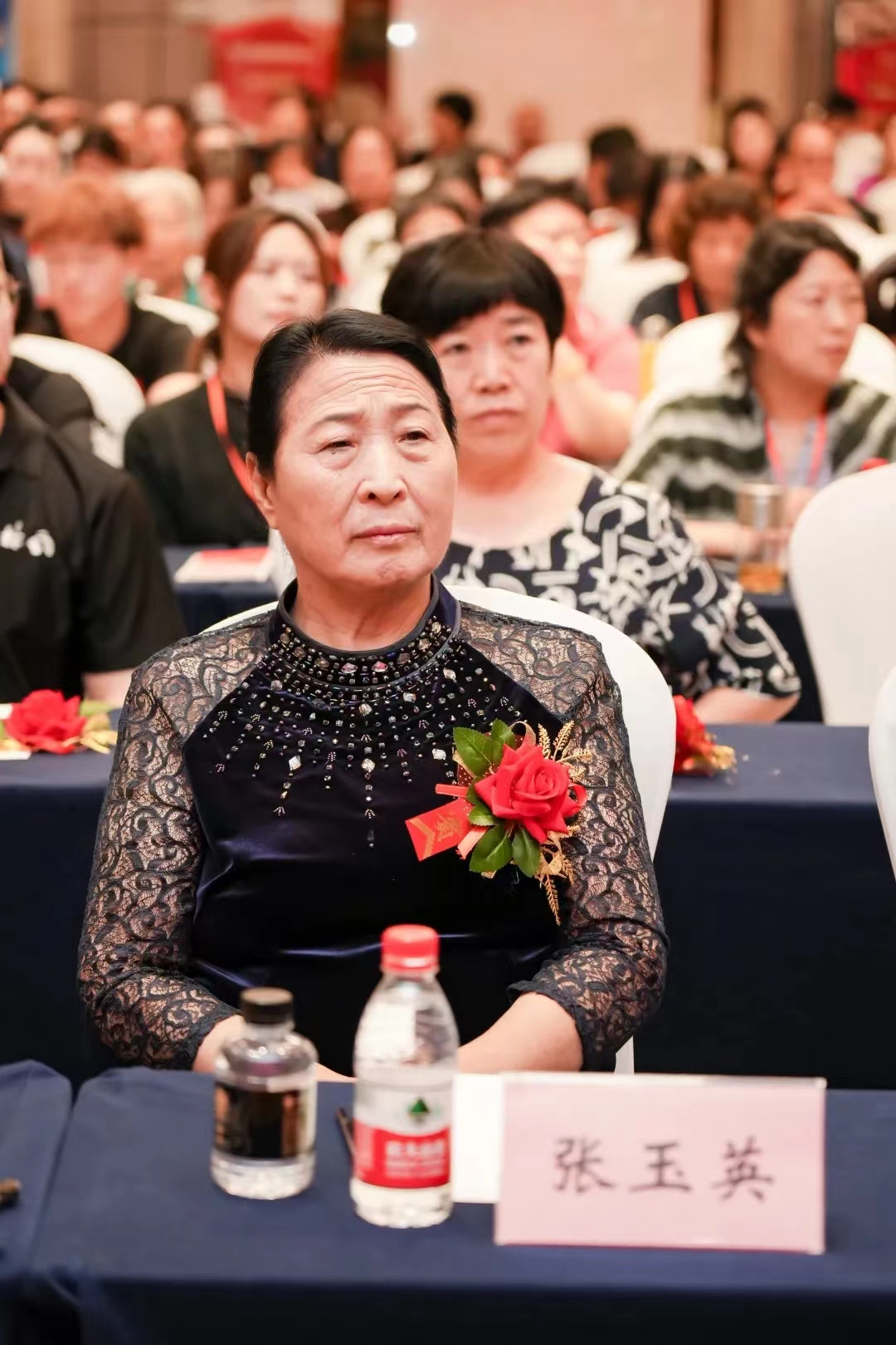 红色传承人张玉英女士 河南省国际医疗保健互助促进会会长朱卫东先生 北