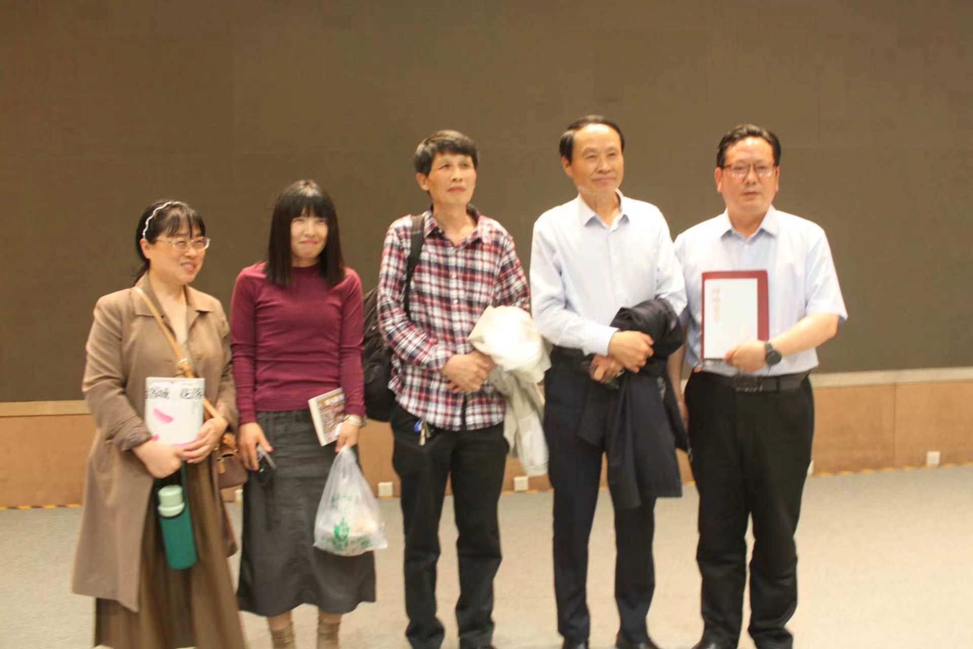 ��ӱ����Ƴ��� ����Ȫӿ������  